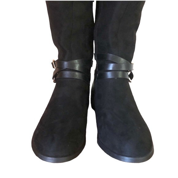 XOXO THAMES Low Block Heel OTK Black Faux Suede Boots Buckle Accent Zipper 8.5M - Picture 9 of 16